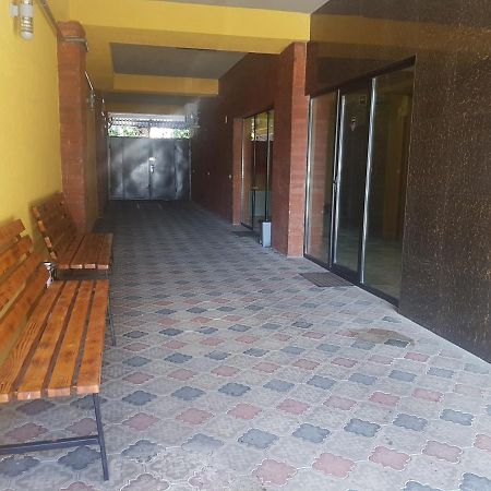 Hotel Lu-Ma Tbilisi Esterno foto