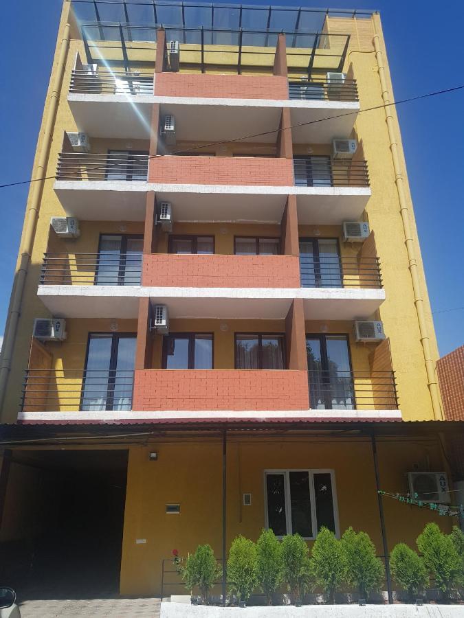 Hotel Lu-Ma Tbilisi Esterno foto